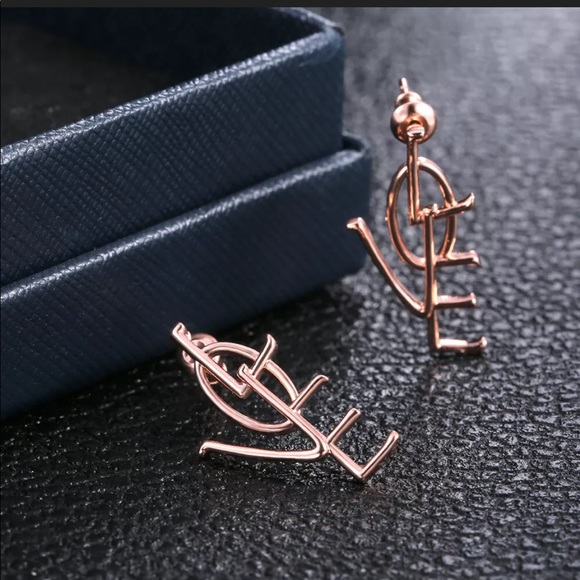 New Women’s Rose Gold Love Earrings - Picture 2 of 8